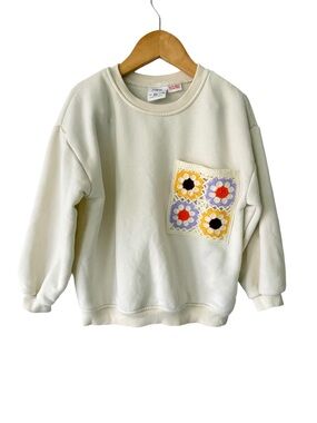 Zara Cream Crewneck Sweatshirt with Crochet Flower Pocket 3/4 years